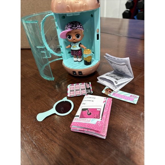 LOL Surprise Doll SCRIBBLES With Capsule - Picture 1 of 6